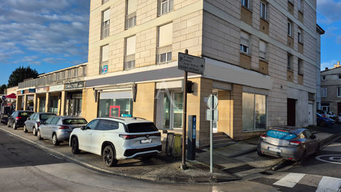 Local commercial Saintes 88.60 m2 190800 17100 Saintes