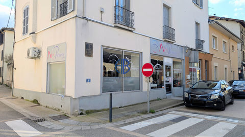 Fonds de commerce pressing de 75 m&sup2; 55000 38590 Saint etienne de saint geoirs