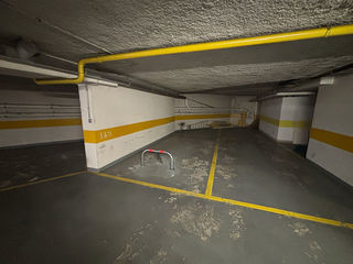  Parking / Garage � louer 