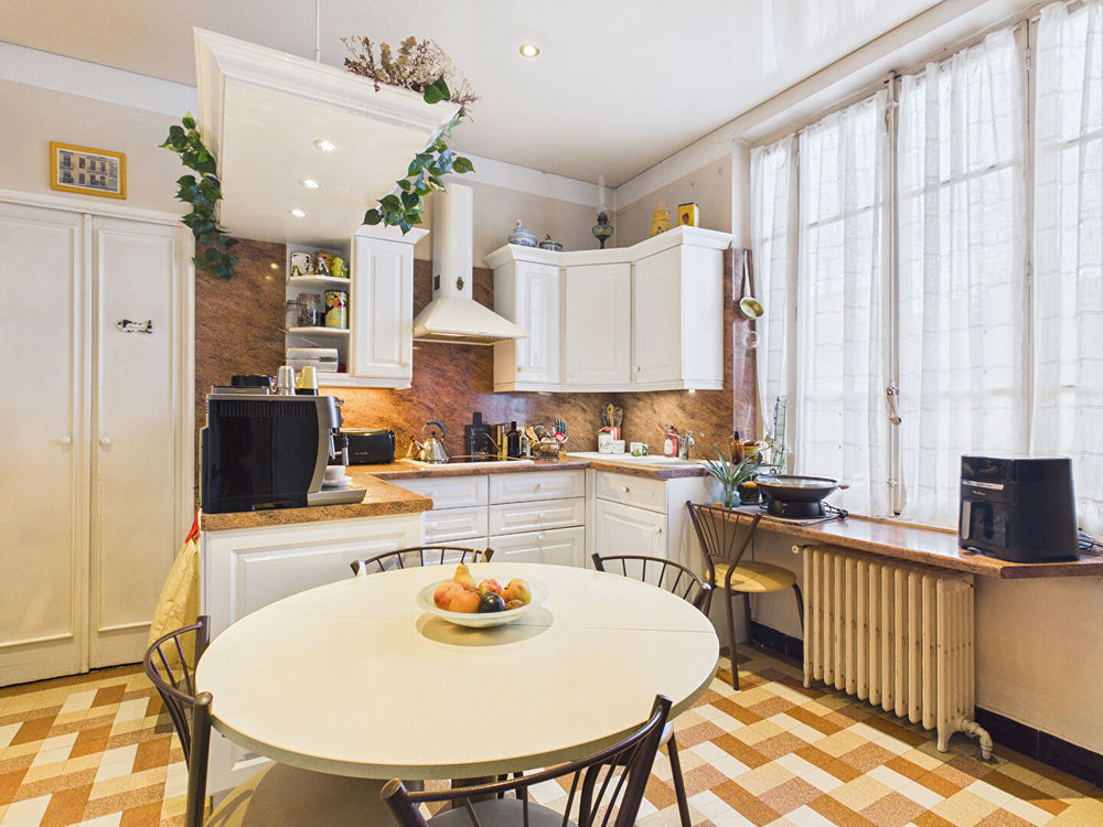 � vendre  Villa V�nissieux (69200)