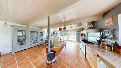   PROPRIETE NIEUIL L ESPOIR AU CALME AVEC PARC ET PISCINE Maison - 12 pi�ce(s) - 328 m�