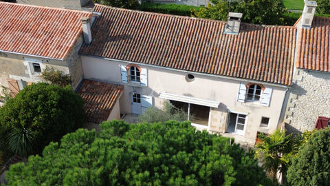   VOUILLE - LONGERE - 174m2 - BEAUX VOLUMES - AU CALME Maison - 5 pi�ce(s) - 174 m�