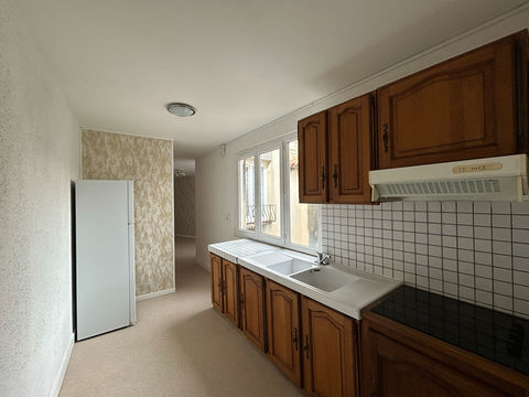   Appartement T2 VIDE - JONZAC Centre Ville Appartement - 2 pi�ce(s) - 75 m�