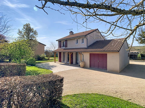   Maison familiale avec terrasse abrit�e et garage double - 71260 CLESSE Maison - 4 pi�ce(s) - 90 m�
