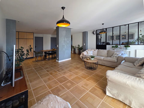   Magnifique T4 de 94 m2 Ecully centre + balcon + cave Appartement - 4 pi�ce(s) - 97 m�