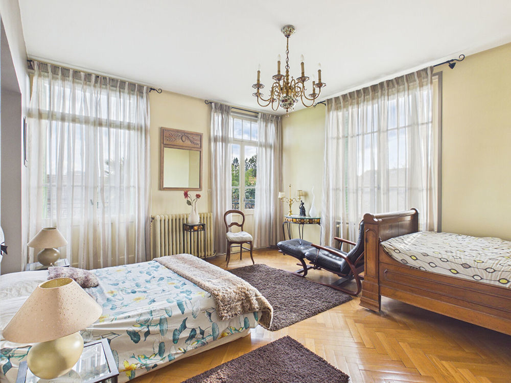 � vendre  Villa V�nissieux (69200)