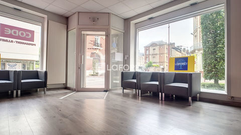 Local commercial Elbeuf  centre-ville 101.69 m&sup2; 890 76500 Elbeuf