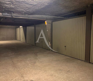  Parking / Garage � louer 