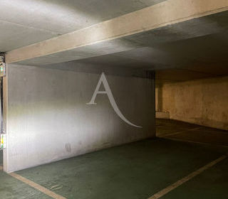  Parking / Garage � louer 