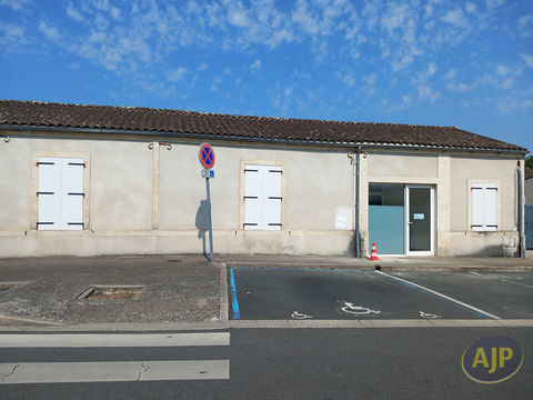 Centre ville Lesparre, un local commercial de 72m&sup2; 900 33340 Lesparre medoc