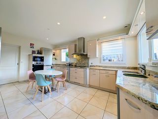  Maison � vendre 5 pi�ces 210 m�