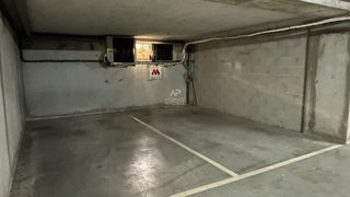  Parking / Garage � louer 