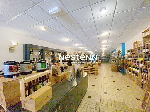 Tr&egrave;s grand Local commercial au centre de Quimperl&eacute; 254400 29300 Quimperle