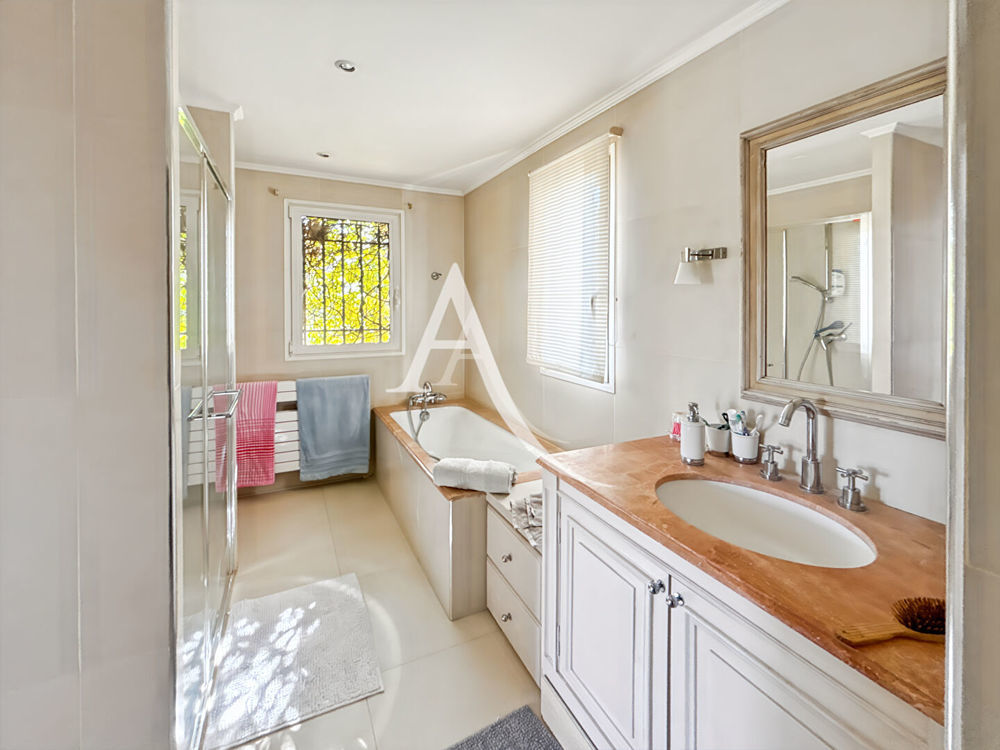 � vendre  Maison Antibes (06600)