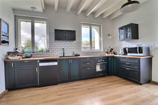  Maison � vendre 9 pi�ces 305 m�