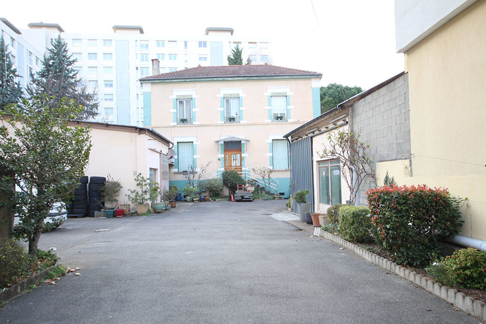 � vendre  Maison Villeurbanne (69100)