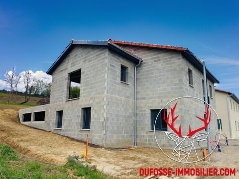   Maison viabilis�e, en plateau 104m� � am�nager avec terrasse, jardin, parking privatif couvert et vue d�gag�e Maison - 4 pi�ce(s) - 104 m�