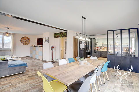   Maison de 185m2 � La Chapelle De La Tour avec jardin et garage Maison - 5 pi�ce(s) - 185 m�