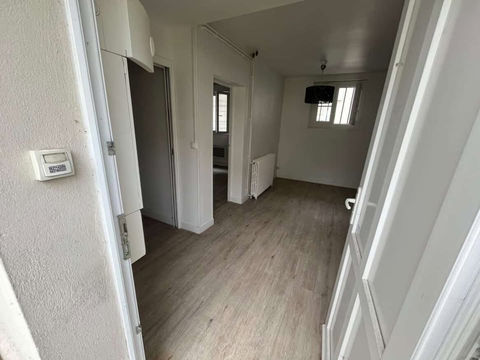 Local commercial 900 77100 Meaux