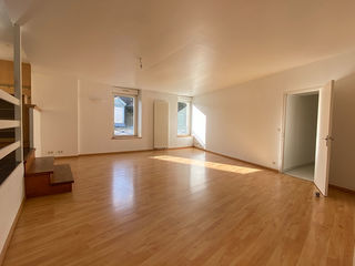  Appartement � louer 5 pi�ces 132 m�