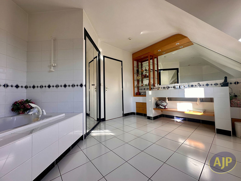 � vendre  Maison Sautron (44880)