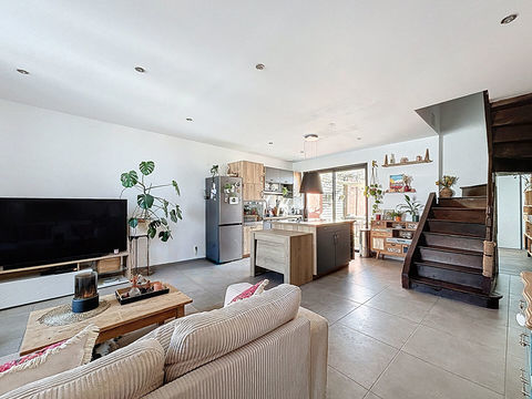   Charmante maison de bourg r�nov�e - 3 chambres - Jardin - D�pendance Maison - 5 pi�ce(s) - 103 m�