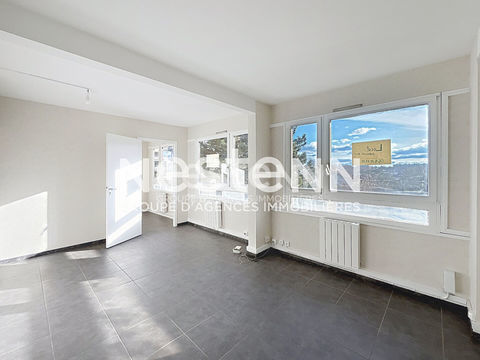 Local professionnel r&eacute;nov&eacute; Centre Ville Franklin Roosevelt - 69500 BRON 141000 69500 Bron