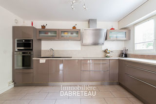  Appartement � louer 5 pi�ces 133 m�