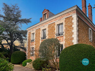  Maison � vendre 9 pi�ces 303 m�