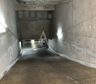  Parking / Garage � louer 
