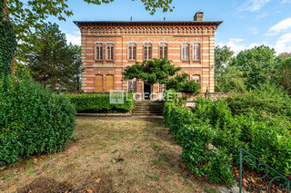  Villa � vendre 15 + pi�ces 450 m�