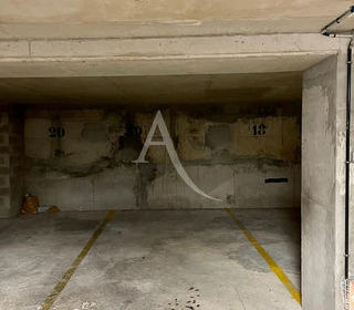  Parking / Garage � louer 