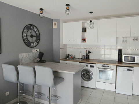   T2 meubl� 40 M� CLIMATISE + Balcon - Parking � BASSENS (33) Appartement - 2 pi�ce(s) - 40 m�