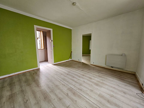 LOCAUX PROFESSIONNELS LE PONT DE BEAUVOISIN - 33 m2 415 38480 Le pont de beauvoisin