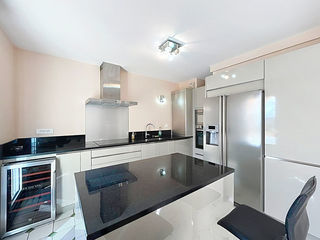  Appartement � vendre 4 pi�ces 135 m�