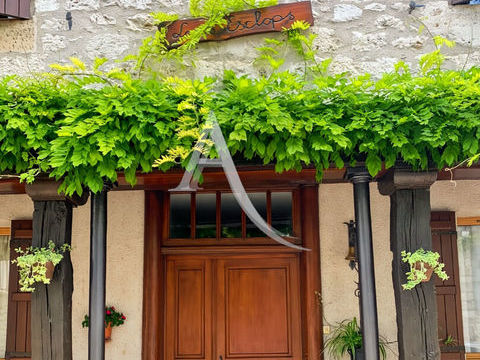   SUPERBE MAISON DE VILLAGE Maison - 6 pi�ce(s) - 140 m�