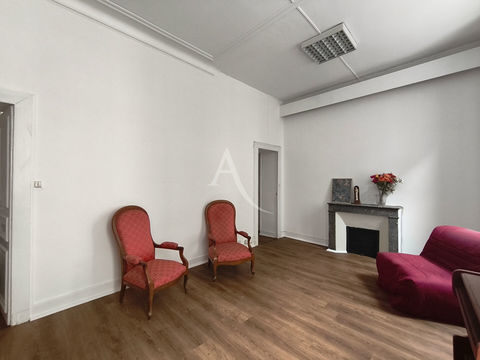 Pau,Local commercial  configur&eacute; en bureaux. 171000 64000 Pau