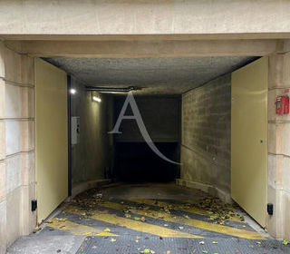  Parking / Garage � louer 