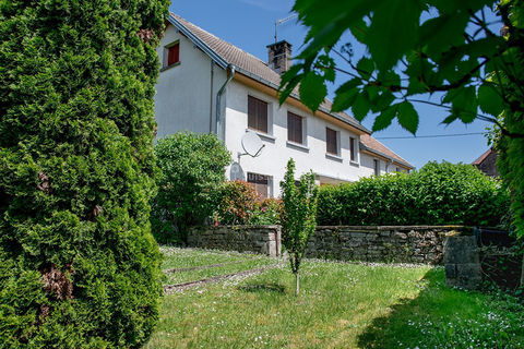   Maison � r�nover avec grands volumes secteur Saulnot et belles d�pendances Maison - 7 pi�ce(s) - 195 m�