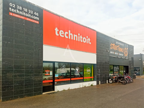 CHALLANS LOCAL COMMERCIAL de 162 m&sup2; 1489 85300 Challans