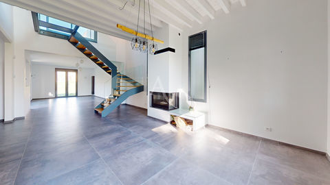   Maison lumineuse et r�nov�e 7 pi�ce(s) 165 m2 terrain 800 m2 Maison - 7 pi�ce(s) - 165 m�