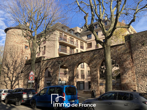 Tour de ville, Bel emplacement pour ce Local de 90.56 m&sup2; - Parking 175000 12000 Rodez