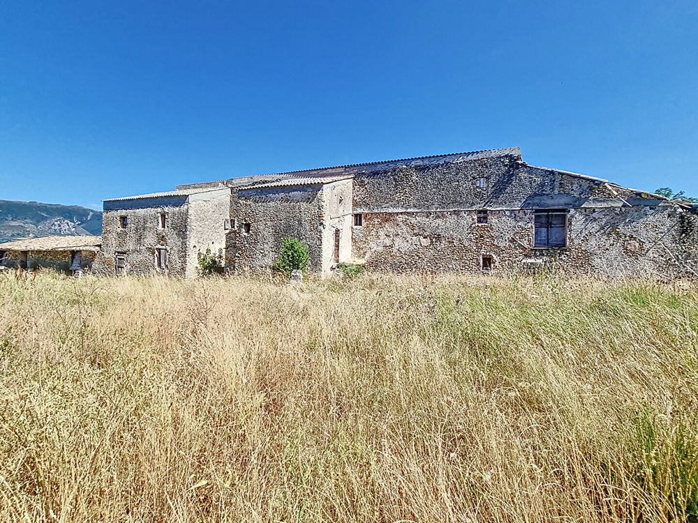 � vendre  Villa Thoard (04380)