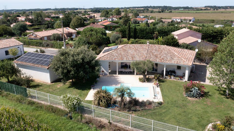   Confort et s�r�nit� : villa de plain-pied avec piscine � Lavernose-Lacasse Maison - 6 pi�ce(s) - 150 m�