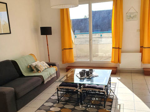   APPARTEMENT T2 MEUBLE -  BOURG SAINTE LUCE SUR LOIRE Appartement - 2 pi�ce(s) - 54 m�