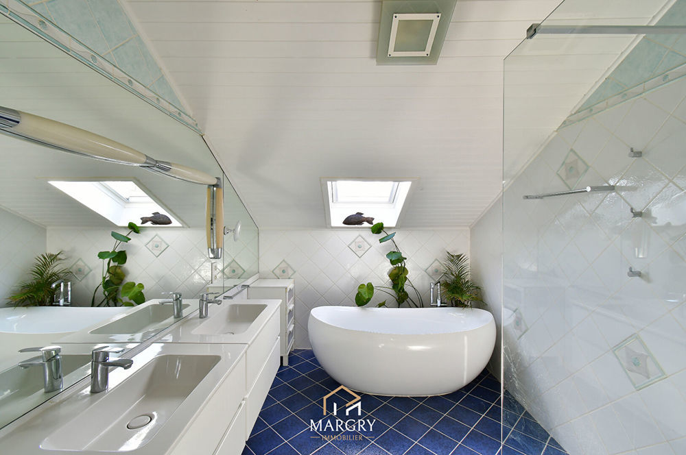 � vendre  Maison Cessy (01170)