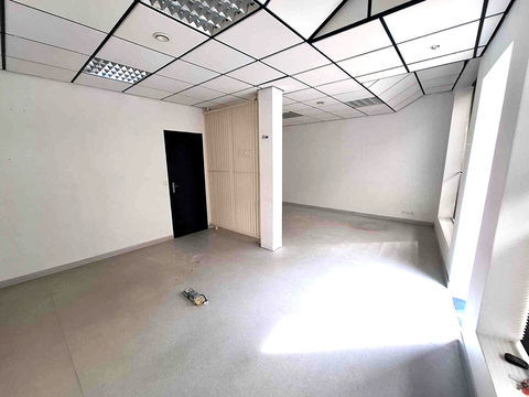 Local commercial d'environ 59 m&sup2;  Villeneuve de Marsan 500 40190 Villeneuve de marsan