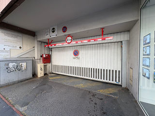  Parking / Garage � louer 