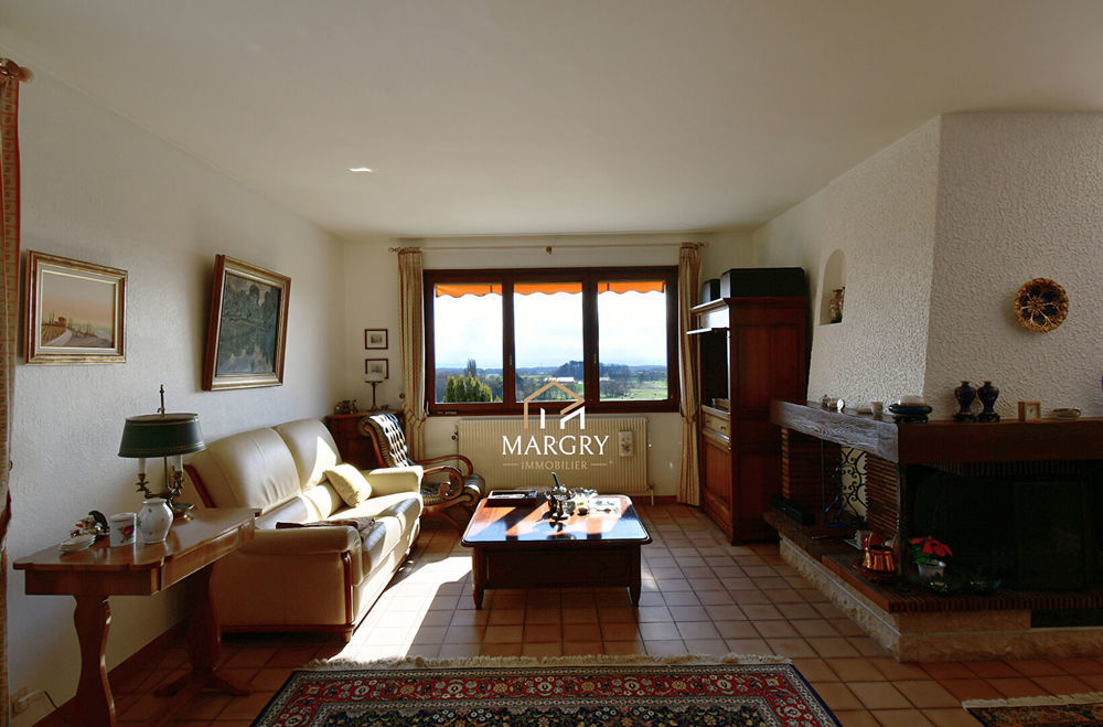 � vendre  Maison Grilly (01220)