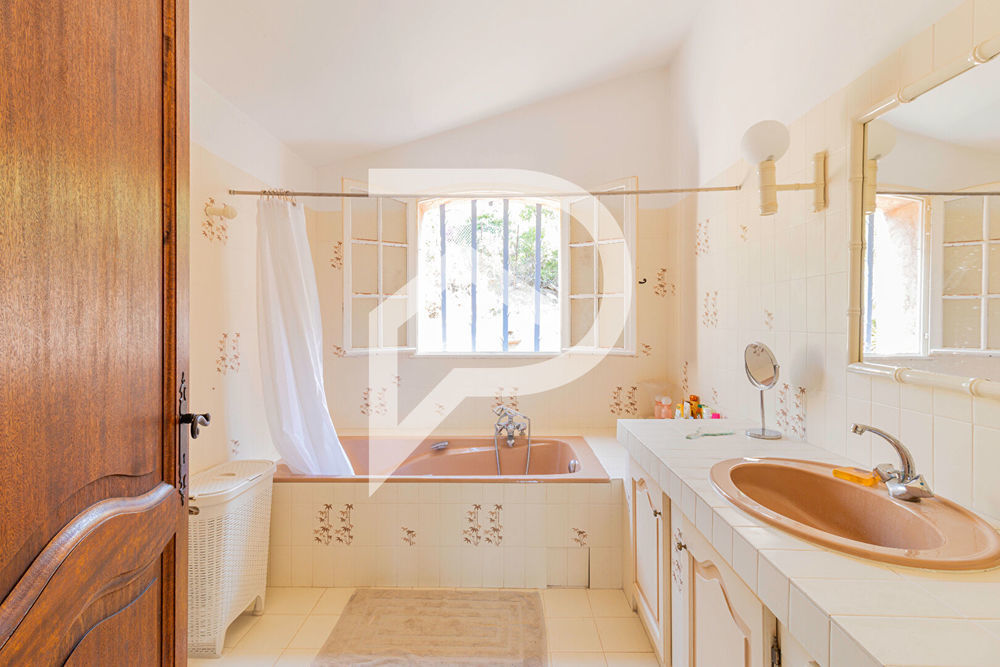 � vendre  Maison Grimaud (83310)